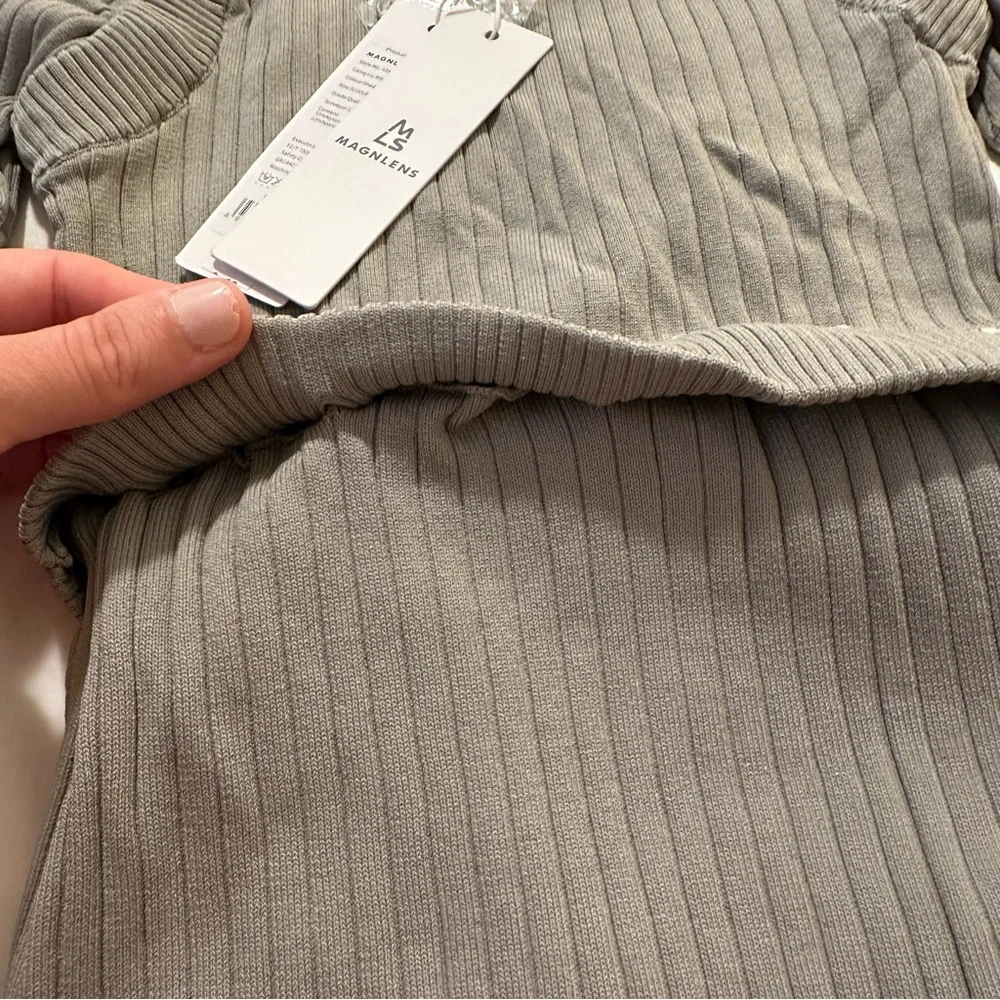 Green Ribbed transformable Top - Picture 3 of 6